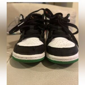 Boys Nike tennis shoes 9 c